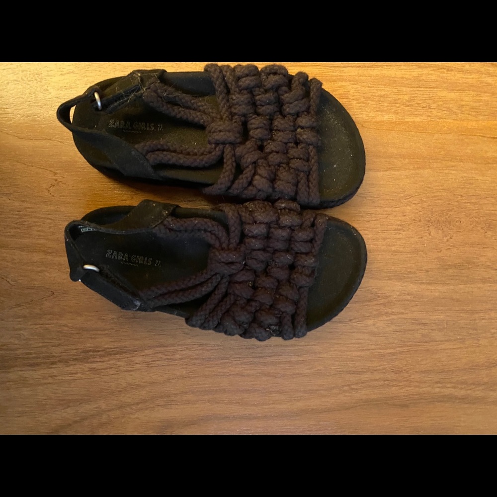 Zara girls adorable sandals